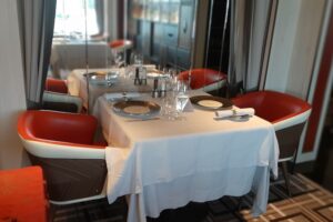 Prime 7 Table Setting