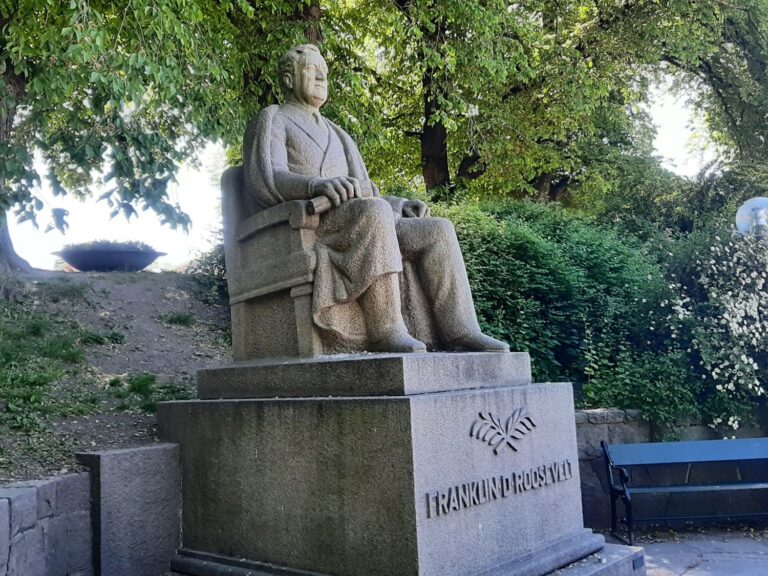 Franklin D Roosevelt Statue