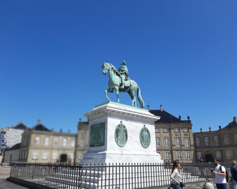 Statue of King Frederick V