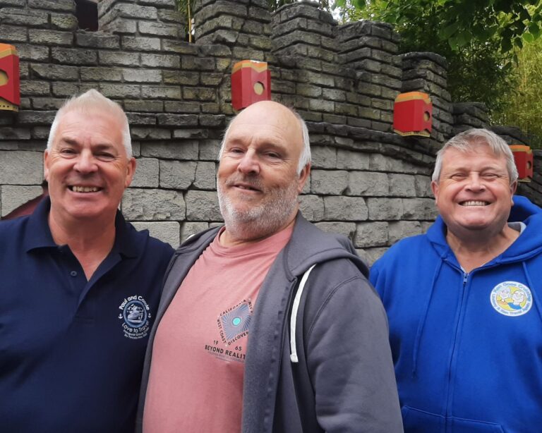 Paul, Dean and Ken queue for the Demon