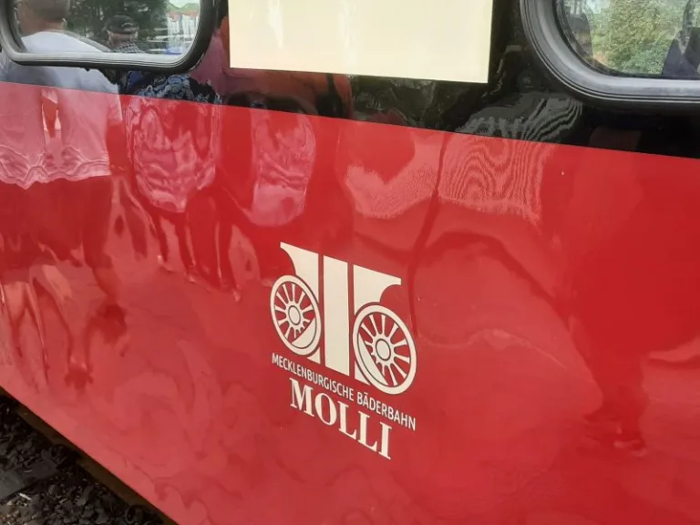 Molli Train logo